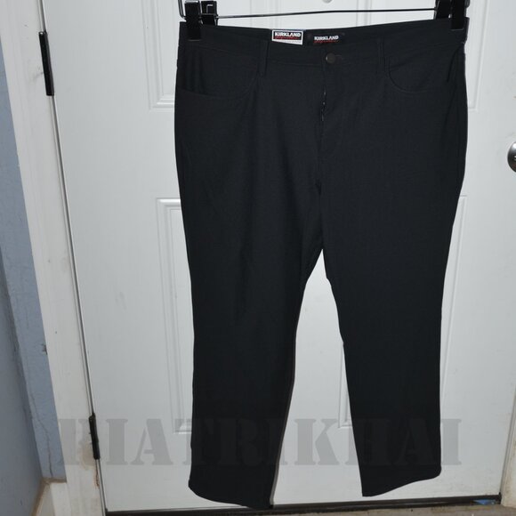 Kirkland Signature Men’s Commuter Pant - Picture 2 of 4